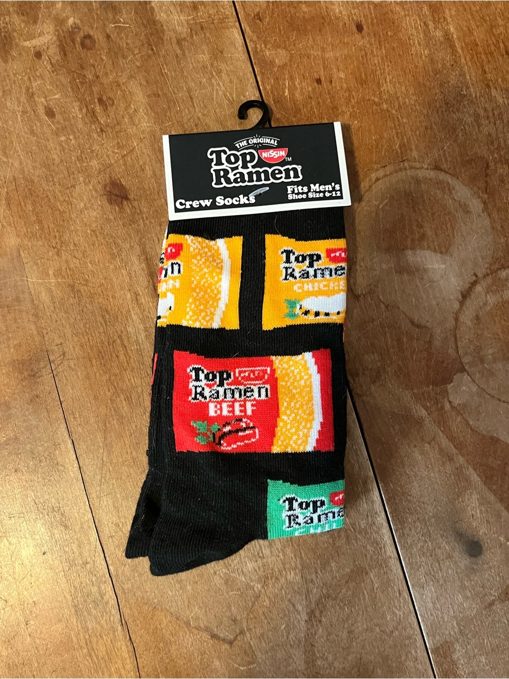 Top Ramen Men's Black Crew Socks – Novelty Ramen Cup Design